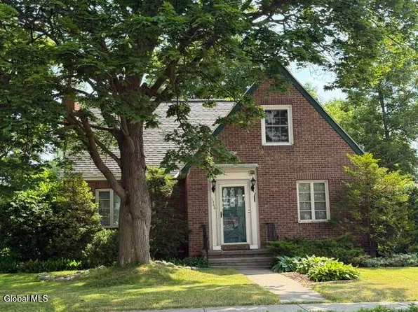 1366 Helderberg Ave Floor 2, Schenectady, NY 12306
