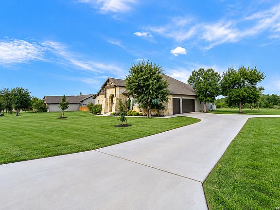 3rd image of 558 James Way