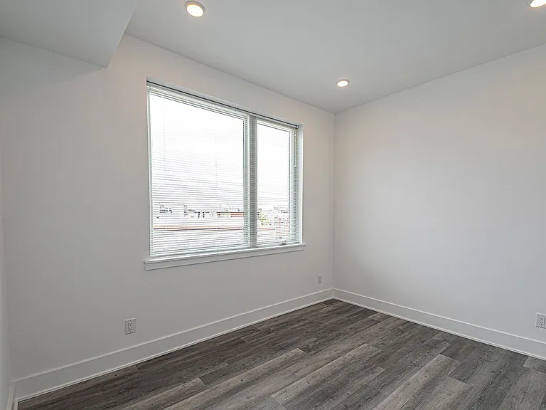 1245 Ridge Avenue — Photo 26