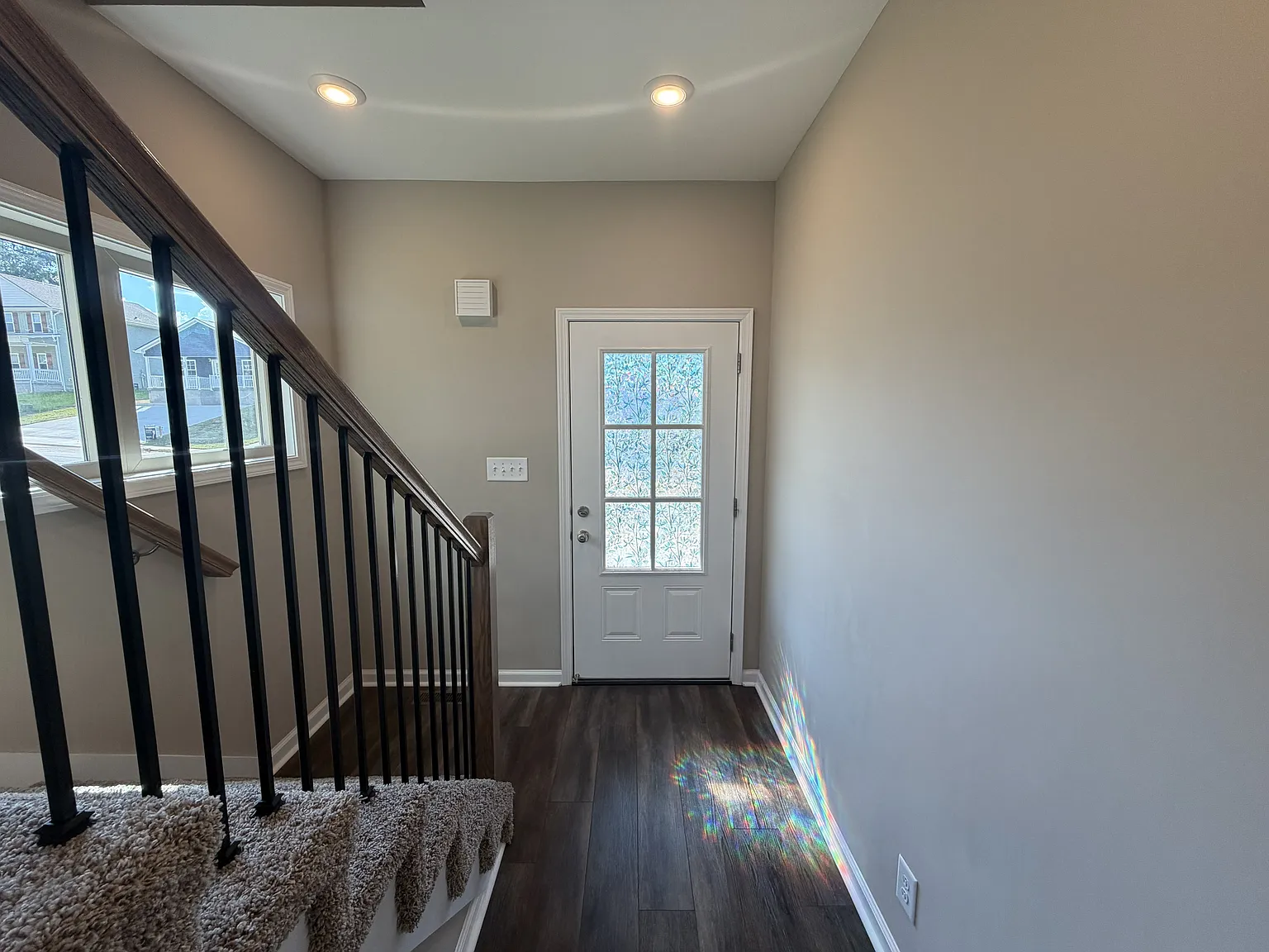 3 bed, 2.5 bath, 1518 sqft, $1,595 — Photo 2