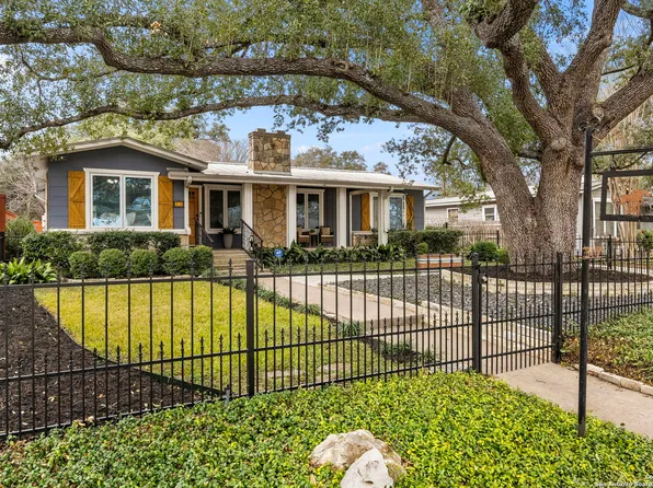 319 Robinhood Pl, San Antonio, TX 78209