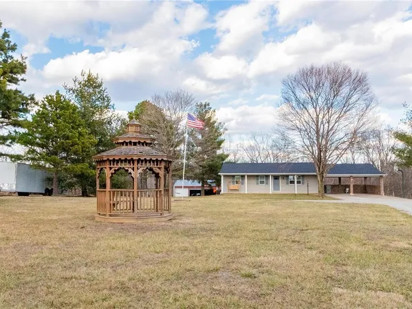 2556 Highway Oo Hwy, Farmington, MO 63640