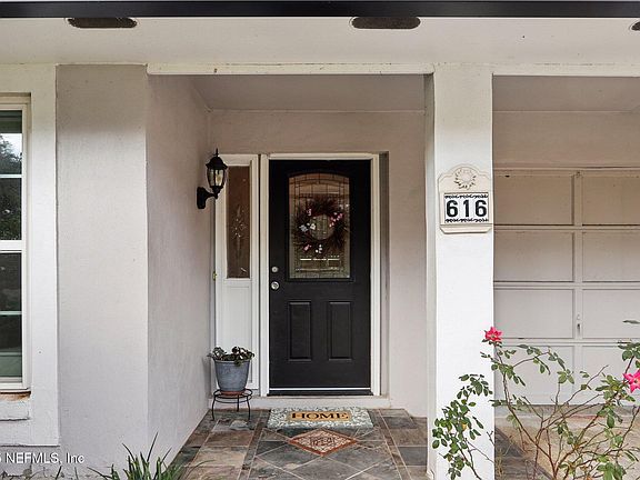 4th image of 616 PALMERA Drive E