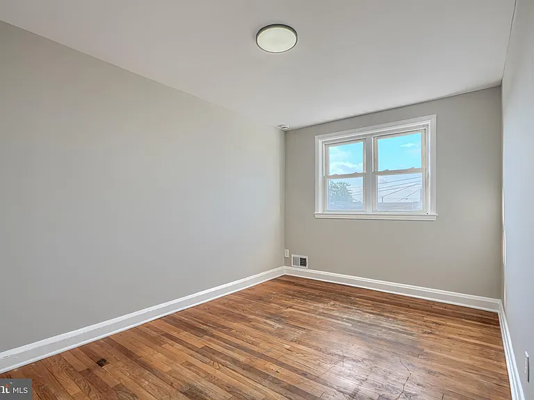 1207 Dalton Rd — Photo 10