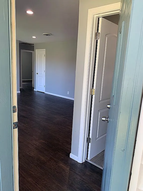 17W246 Elder Ln photo 1