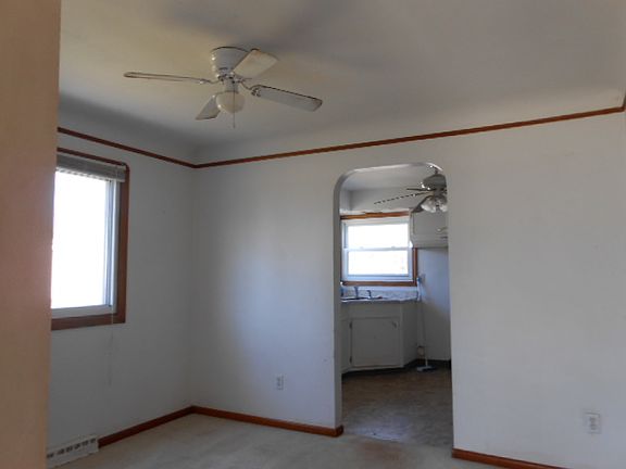 4th image of 104 E Miami Trl