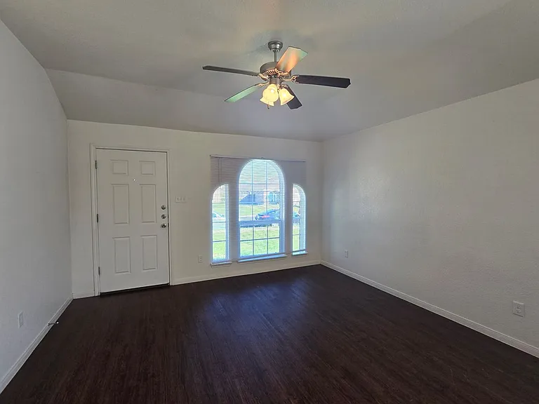 3807 John Chisholm Loop #A — Photo 9