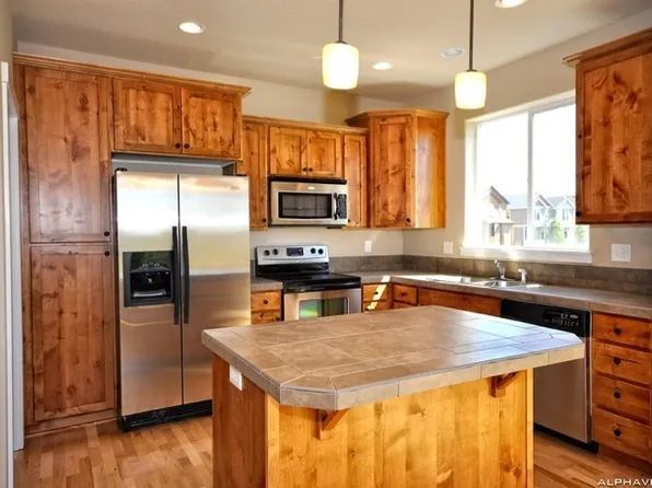 16275 SW Gage Ln, Beaverton, OR 97006