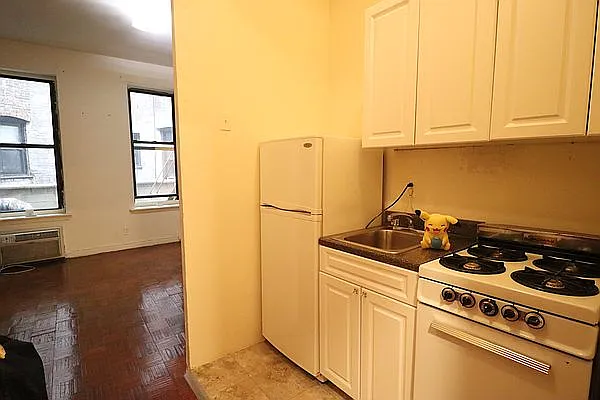 Rented by Corcoran | media 6