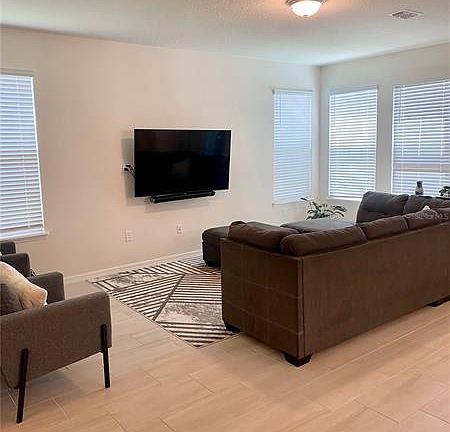4th image of 16391 Admirals Cove Ln