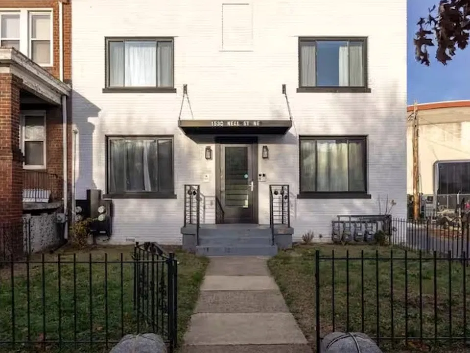 1530 Neal St NE