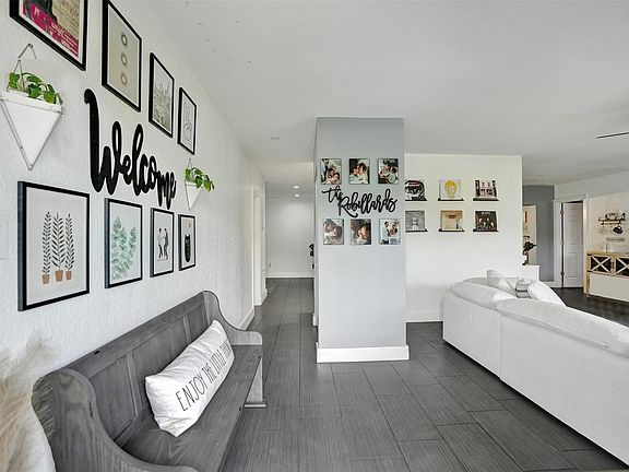 4th image of 8107 NW 100 Terrace