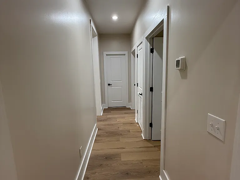 932 Windmill Rd — Photo 11
