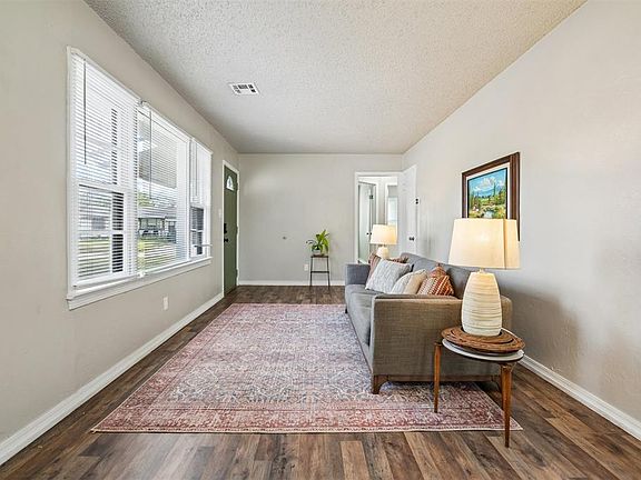 5th image of 3301 Brookside Dr