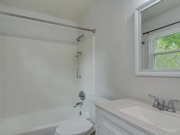 303 Meadowlake Dr — Photo 18