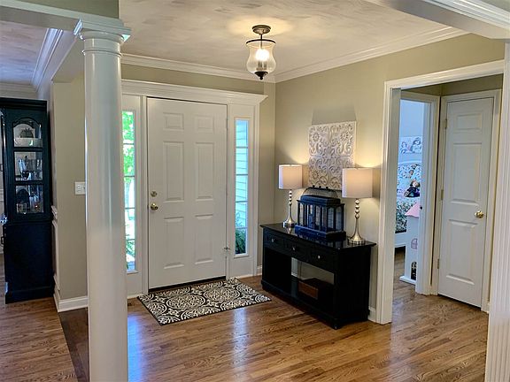 5th image of 721 Wintergreen Ct