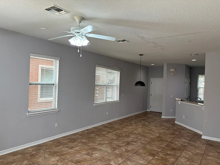 12979 Calderdale Ave — Photo 11