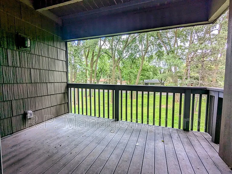 2800 Hamline Ave N #223 — Photo 9