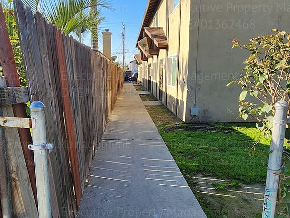 2nd image of 1405 Pacific St APT E