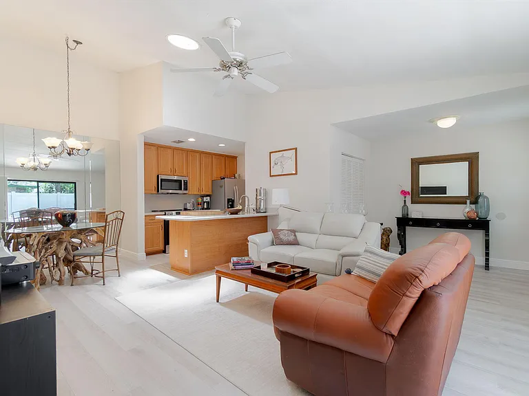 1073 Goldenrod Rd — Photo 12