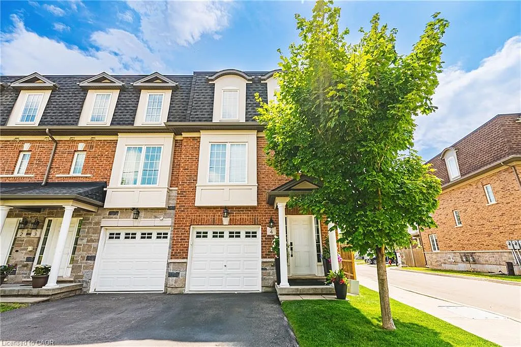 2220 Queensway Dr #4 photo 1