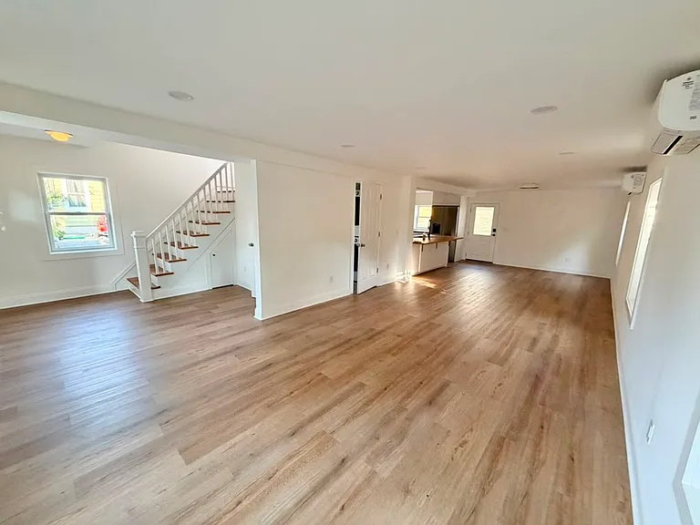 170 Sunnyside Ave — Photo 9