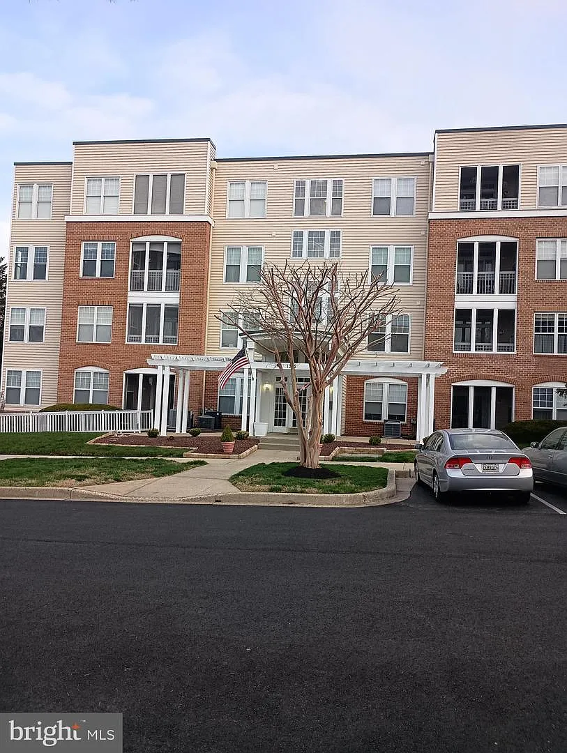 1302 Scottsdale Dr Unit 176 photo 1