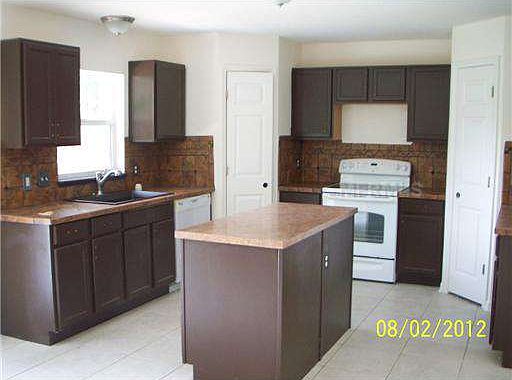 2nd image of 965 Cascades Park Trl