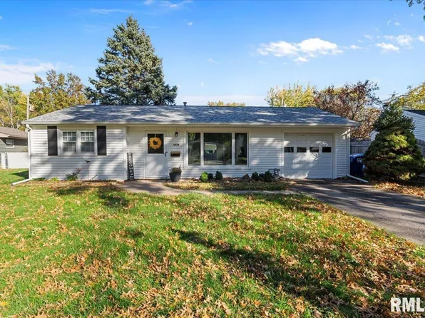 1219 16th St, Bettendorf, IA 52722