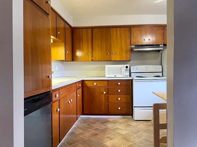 521 Avenue D #2 — Photo 10