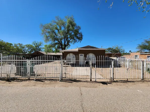 1544 Valley Rd SW, Albuquerque, NM 87105