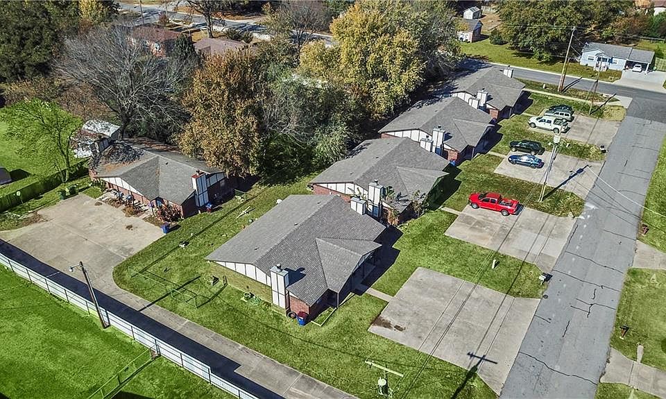 2nd image of 7700 Martin St
