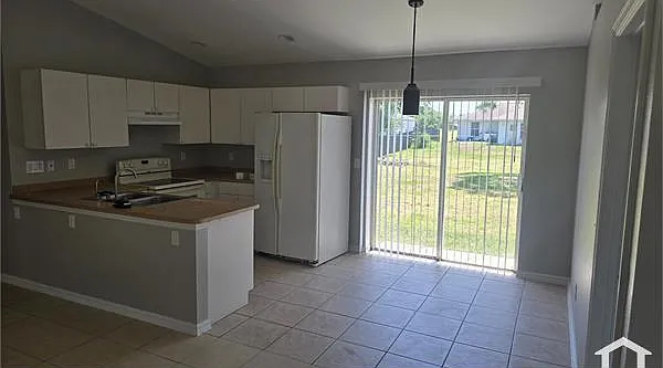 3 bed, $1,895 — Photo 2
