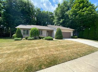 1210 Timbercreek Dr, Grand Ledge, MI 48837