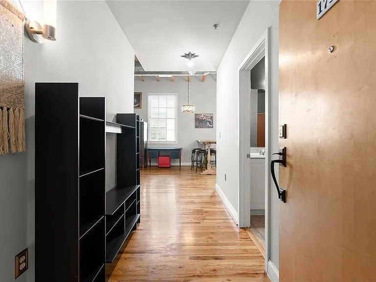 1756 Liberty Ln — Photo 2