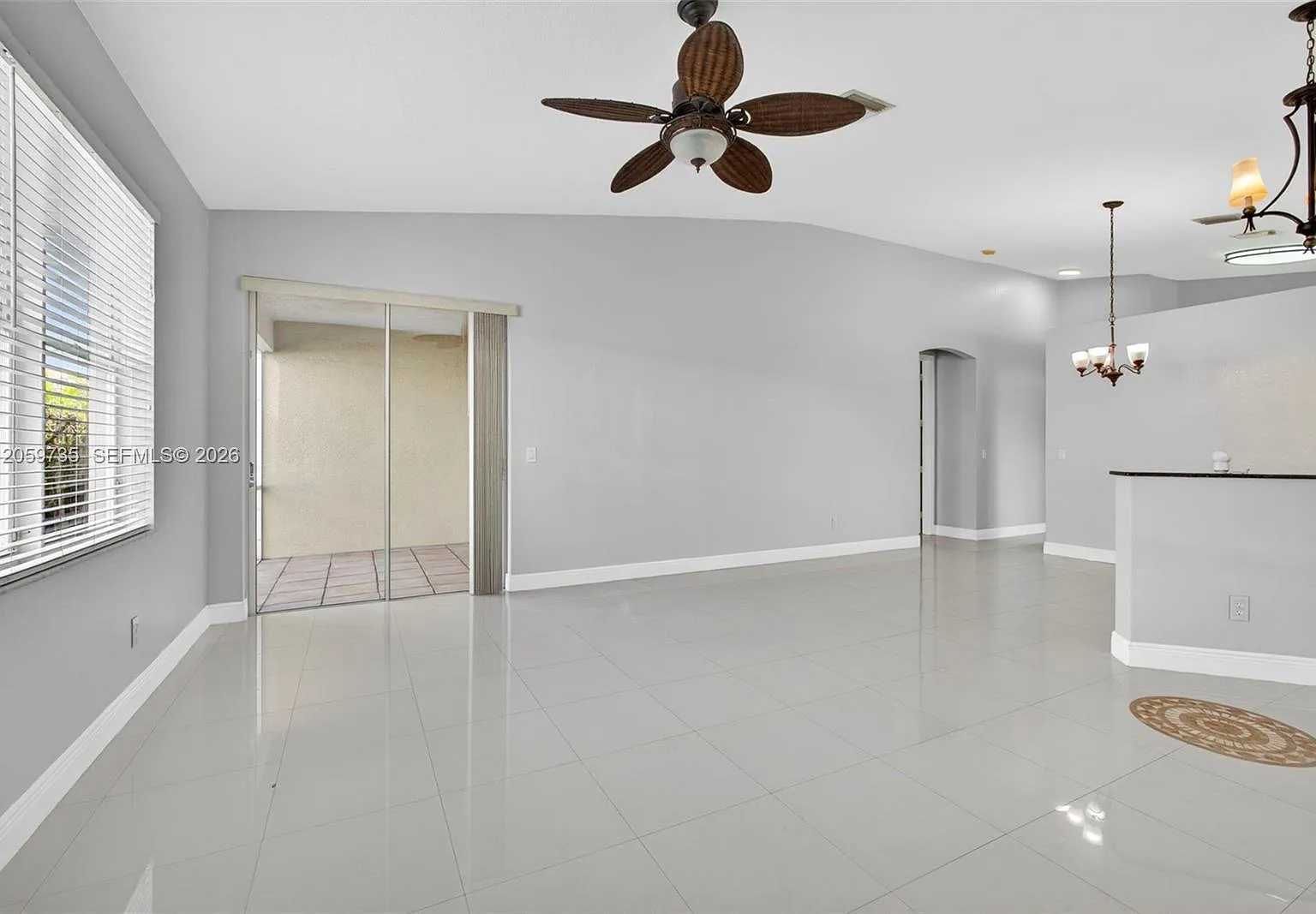 3 bed, 1482 sqft, $2,995 — Photo 3