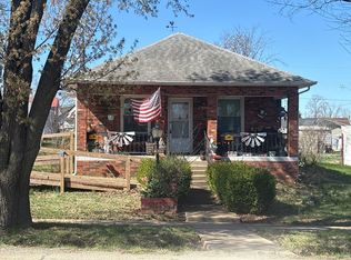 203 N School St, Desloge, MO 63601