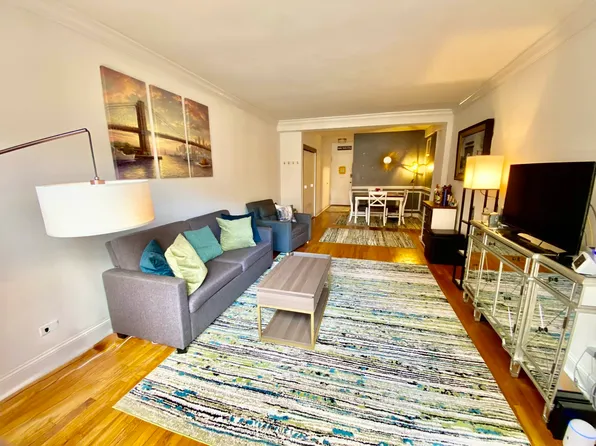 330 East 70th Street image 2 of 13