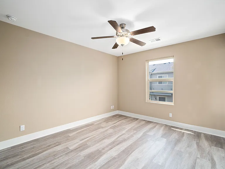 572 S Vance Ct — Photo 11