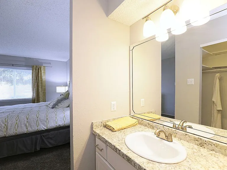City Summit Apartments — Photo 52