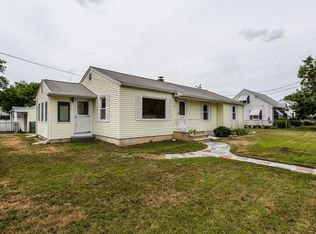 8 Bonneta Cir, Chicopee, MA 01020