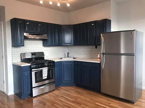 4th image of 261 23rd St Floor 2
