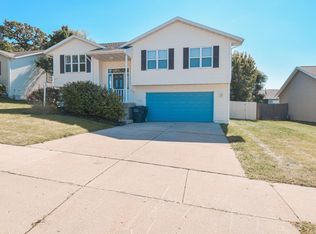 1257 W Blooming Field Dr, Whitewater, WI 53190