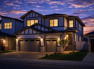 7 Waterford Hts, Chestermere, AB T1X2M7