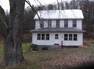 93 Stahl Ln, Mill Hall, PA 17751