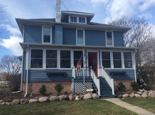 704 N Highland Ave, Arlington Heights, IL 60004