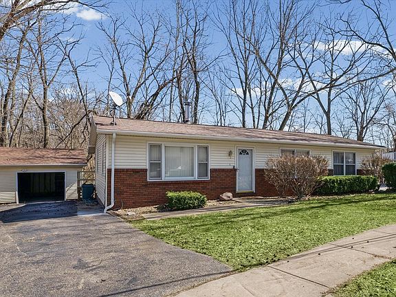 3rd image of 646 N Cove Ct