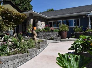 6166 Norwest Bay Rd, Sechelt, BC V7Z0M2