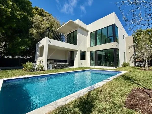 3200 Thomas Ave, Miami, FL 33133