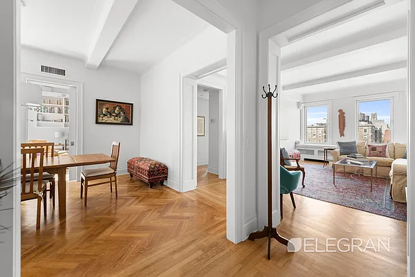 Sold by (Legacy) Elegran | media 2